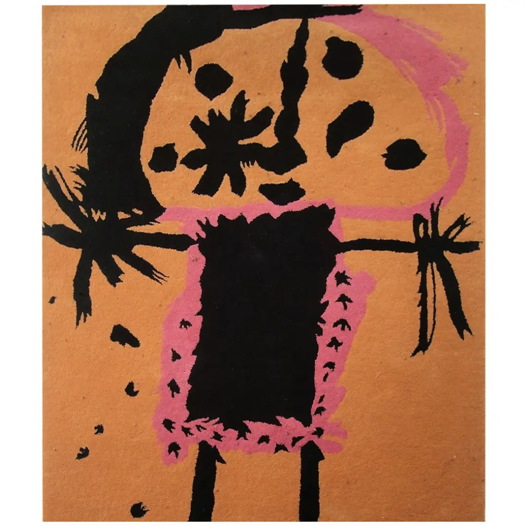 Alfombra única hecha a mano con base naranja y pintura negra y rosa, basada en una obra de arte infantil