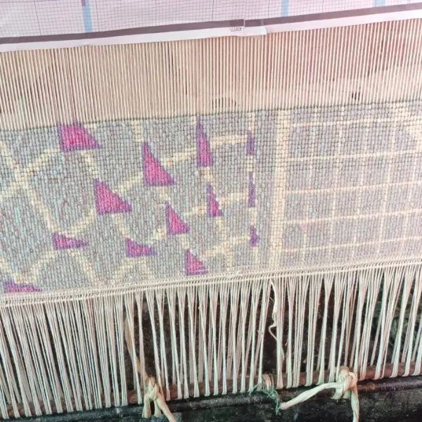 L'artisanat derrière la création du tapis le plus unique pour les mathématiciens : Tapis personnalisé sur le théorème de Pythagore